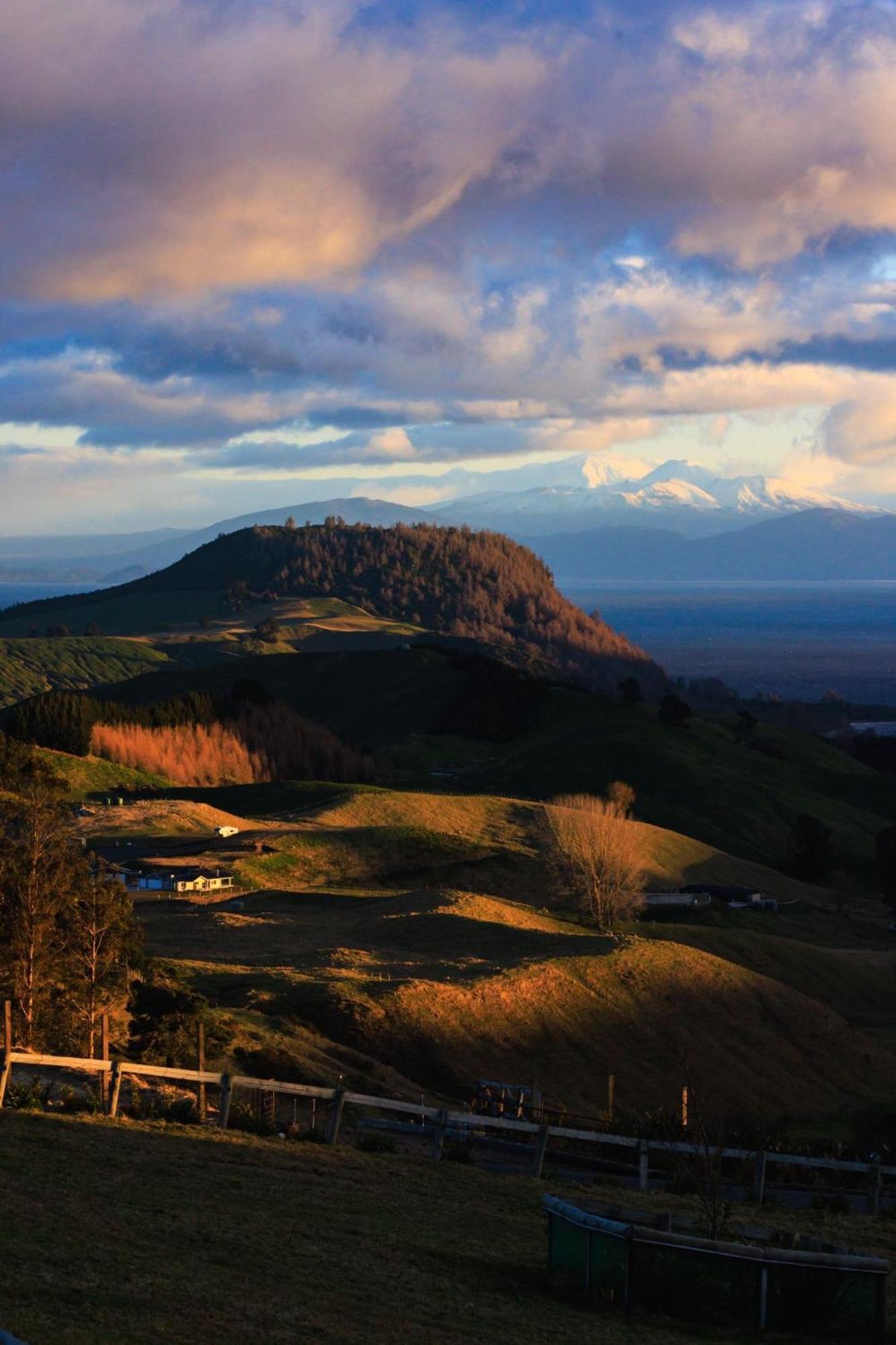 Hilltop Whakaipo Estate Taupo Exterior photo